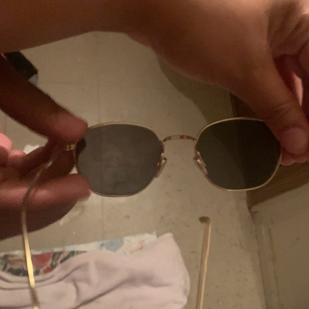 Sunglasses - Picture 5 of 8